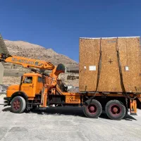 جرثقیل و خودرو بر فیروزکوه