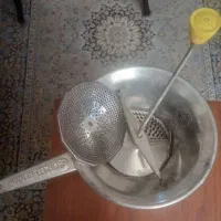 دستگاه رب گوجه‌ فرنگی دستی