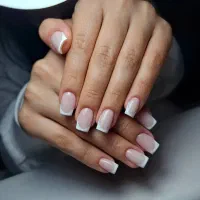 ارائه خدمات تخصصی ناخن