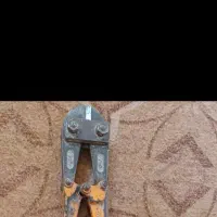 قیچی آهن بر در حد نو و لبه تیز توی انبار بوده