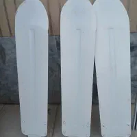 پره پنکه سقفی و تعدادی چوب پرده