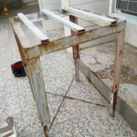 چهارپایه محکم وسنگین