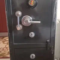 گاوصندوق دوطبقه 250کیلویی ایران کاوه درحدنو رمزدار