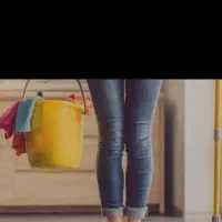 خانم برای نظافت منزل