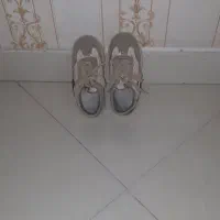 کفش بچگانه سایز ۳۰کرمی رنگ