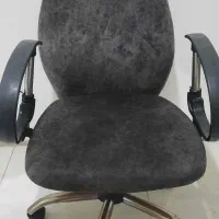 دو عدد صندلی مناسب ناخنکاری و ... ۴ تومن