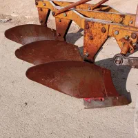 ادوات تراکتور گاواهن کودپاش گاو اهن شیش خیش