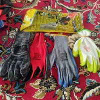 تعدادی  دسکش کارگری