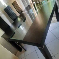 میز ناهارخوری بدون صندلی