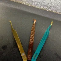 تعدادی وسایل اکستنشن مژه