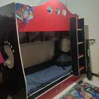 فروش تخت دوطبقه بسیار تمیز و تشک و فرش