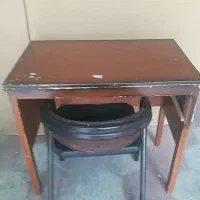 میز چوبی همراه صندلی با هم دو میلیون و پانصد