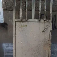 درب آهنی محکم