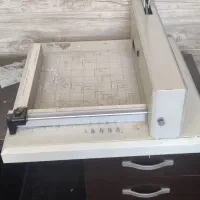 گیوتین برش کاغذ
