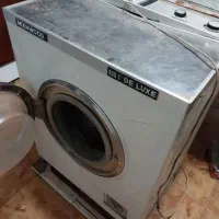 لباس شویی می‌خر. یم. درب منزل.