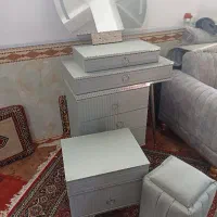 تختخاب دونفره همراه با میز ارایش و پاتختی