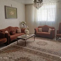 یک دست مبل هفت نفره  و   میز غذا خوری چهار نفره