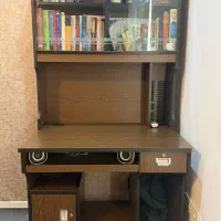 میز تحریر با کتابخانه