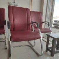 فروش دوعدد صندلی اداری چرم قرمز