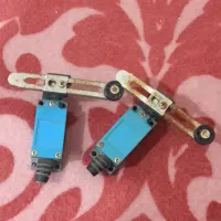 دو عدد میکروسوئیچ