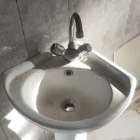 روشور با پایه و شیر دستشویی