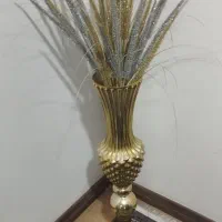 گل و گلدان طلایی