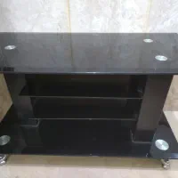 میز تلویزیون شیشه‌ای