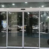 مغازه  ۱۲۰ متر  نوساز  پر تردد مشاغل مختلف