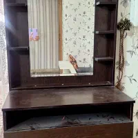 میز آرایشی و پایه در حد نو