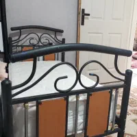 تخت آلومینیومی کوچک