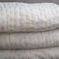 اسباب بازی بچه  دنبال کار لحاف و تشک