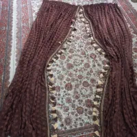 کنار پرده ای