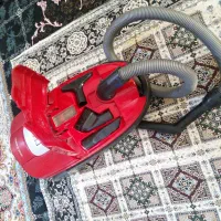 جارو برقی تمیز و سالم با همه ی تجهیزات