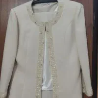 کت وشلوار مجلسی کرمی سایز یک سنگ دوزی