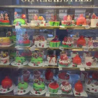 تجهیزات و وسایل شیرینی فروشی