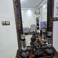 اینه و شمعدان و کنسول چوبی