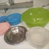 مقداری ظروف