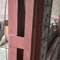 تابلو و رنگ کاری درب و پنجره ساختمان