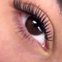 آموزش کاشت و اکستنشن مژه