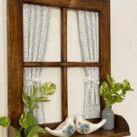پنجره چوبی دکوری
