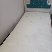 تخت خواب ۱نفره به همراه تشک