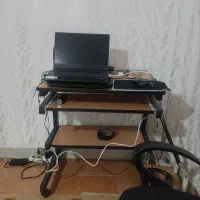 میز کامپیوتر و صندلی چرخ دار