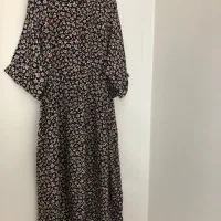 تعدادی لباس نو به قیمت بسیار مناسب به فروش میرسد