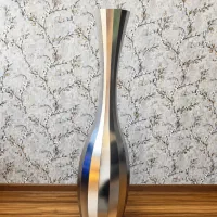 گلدان نقره ای