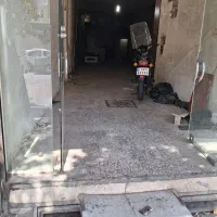 مغازه ۱۰۰ متری