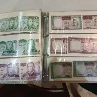 تمبر فروشی در چندین آلبوم