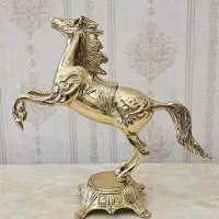 اسب ایستاده برنزی