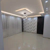 نقاشی سفید ساختمان و طرح کاغذدیواری
