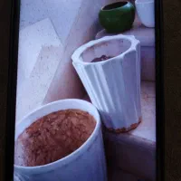گلدون و پایه زیر گلدون