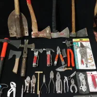 لوازم کوهنوردی چاقو تبر انبردست چندکاره جیپ امریکا